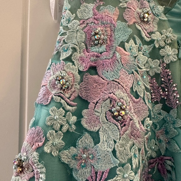 Prom dress - Picture 3 of 4